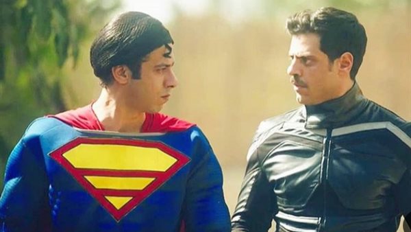 طارق صبري ينشر صورة من مسلسل بنات سوبر مان